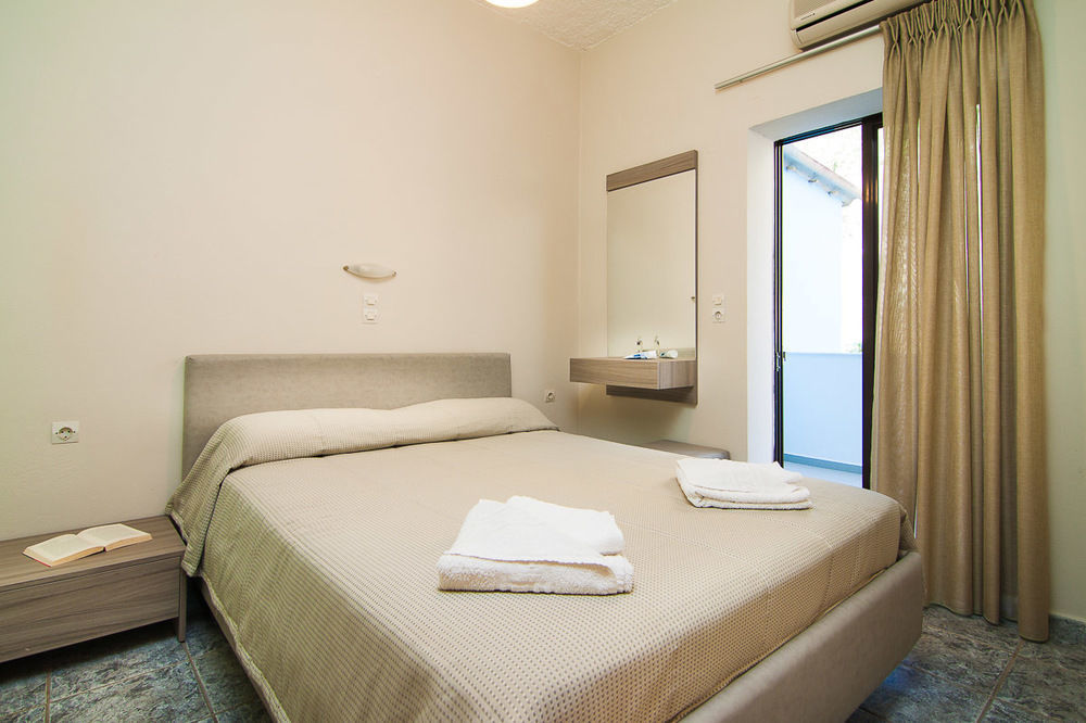 Skinos Apartments And Studios 플라키아스 외부 사진